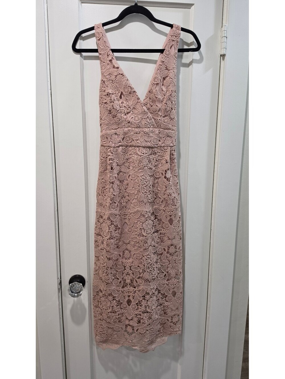 CALS Large Pink Lace Sleeveless Dress with V-Neck and Crisscross Back